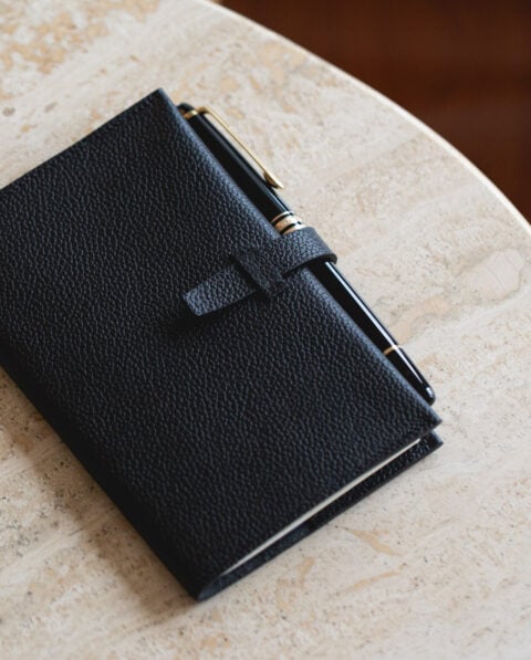 Protège-carnet cuir de vachette grainé noir