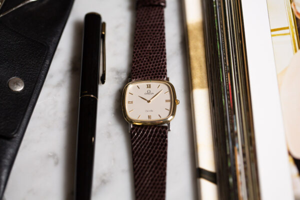 OMEGA DE VILLE QUARTZ BORDEAUX